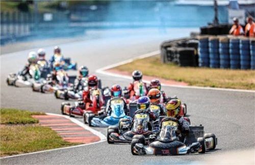 Schon kurz nach dem Start war Simon Rechenmacher in Führung. Foto privat