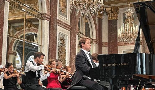 Stefan Stroissnig am Flügel variierte im Zusammenspiel mit dem Orchester Lautstärke und Artikulation von heroisch bis intim.Foto Kirchner
