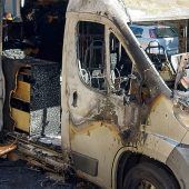 Wohnmobil brennt komplett aus
