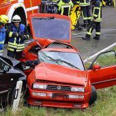 Acht Verletzte bei Frontalzusammenstoß zweier Autos