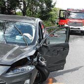 Frontalzusammenstoß auf der B15 bei Rott