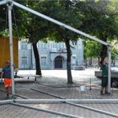 Aufbau des Schmiede-Zeltes hat begonnen