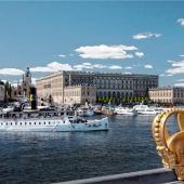 Schloss, Stadtmauer und Mega-Kanal