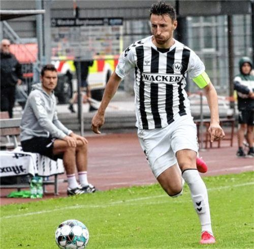 Burghausens Kapitän Christoph Schulz und Co. holten beim FC Schweinfurt 05 einen Punkt.Foto Michael Buchholz