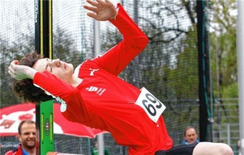 Clemens Bleiziffer vom TSV Wasserburg wurde bayerischer Vizemeister im Hochsprung der Jugend M15. Foto Ludwig Stuffer