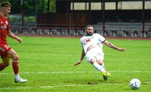 Das 2:0 für Landsberg durch den zweiten Treffer von Sascha Mölders. Foto Franz Ruprecht