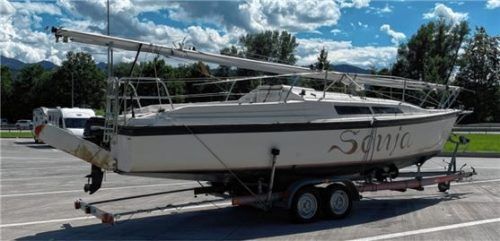 Das Boot, das die Fahnder sichergestellt haben. Foto Polizei