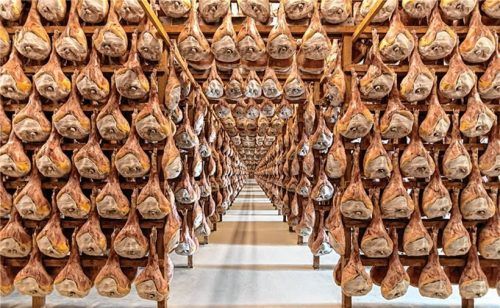 Dem beliebten Parmaschinken wird im September in Parma und Langhirano ein ganzes Festival gewidmet. Foto Archivio_Consorzio_Prosciutto_di_San_Daniele
