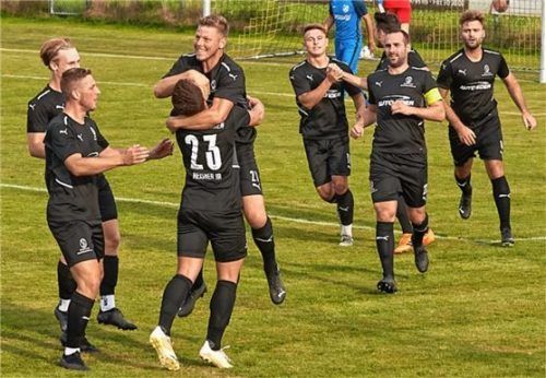 Der SV Ostermünchen will auch gegen Freilassing jubeln und weiter ungeschlagen bleiben.Foto Dirk Habermann