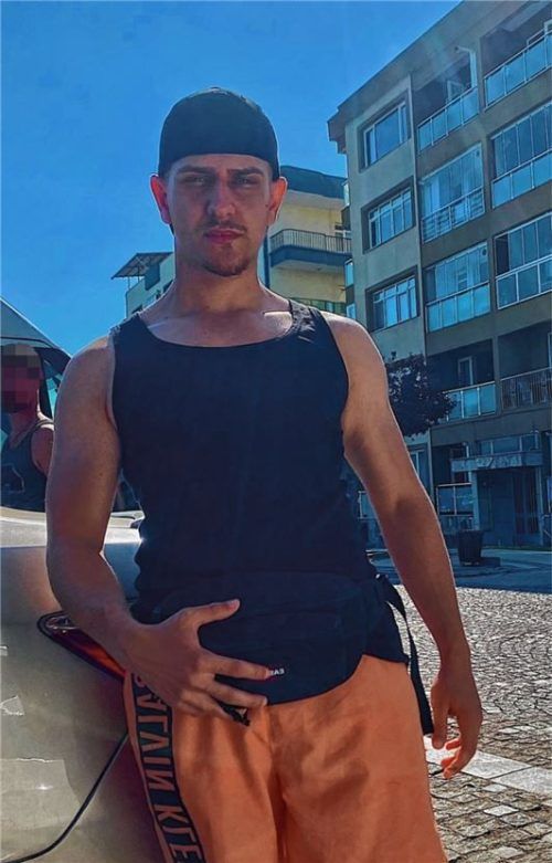 Er bewahrte seinen Opa vor dem Ertrinken: Enhar A. Das Bild entstand wenige Momente vor dem dramatischen Vorfall. Foto privat