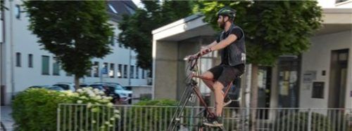 Fällt ins Auge: Fabian Köppel hat sein geliebtes Hochrad selber entworfen.