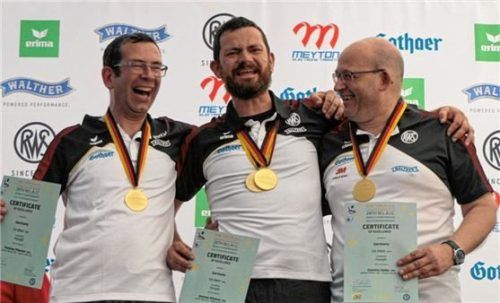 Fröhliches Gold-Trio aus Deutschland von links: Matthias Plöscher, Andreas Wimmer und Joachim Haller. Foto DSB
