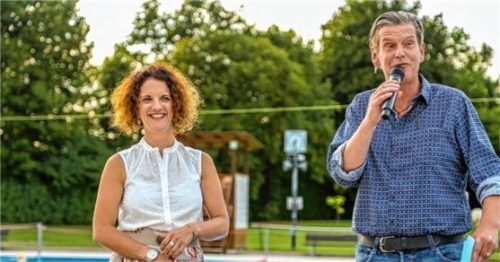 Führten gemeinsam durch den Abend: Personal Trainerin Diana Fuchs und Moderator Vitus Reger.Fotos  RE
