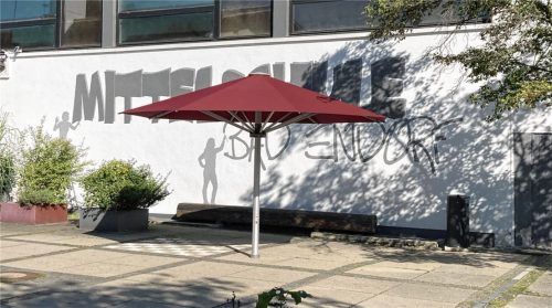 Für die runderneuerte Mittelschule von Bad Endorf sind die Kosten deutlich gestiegen. Söchtenau will den Mehraufwand mittragen.Foto Böck