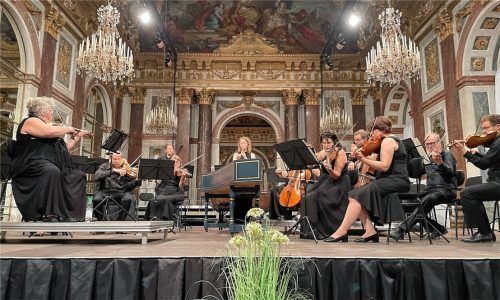 Hingebungsvoll und konzentriert spielten die Musiker aus Finnland im Spiegelsaal.Foto  Kirchner