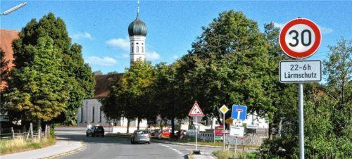 In Peiß in der Nachbargemeinde Aying gilt nachts bereits ein Tempolimit. Foto Merk