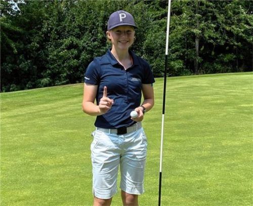 Laura Schedel vertritt Bayern bei der deutschen Meisterschaft der Mädchen im Golf.Foto Golfclub Schloss Guttenburge.V.