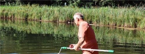 lra wasserqualität re

Etwa 250 Milliliter Seewasser entnimmt der Experte an jeder EU-Badestelle. Die Proben kommen ins Landesamt für Gesundheit und Lebensmittelsicherheit nach Oberschleißheim zur Laborüberprüfung. Die Ergebnisse sind auf der Webseite des Landratsamtes Rosenheim einsehbar.