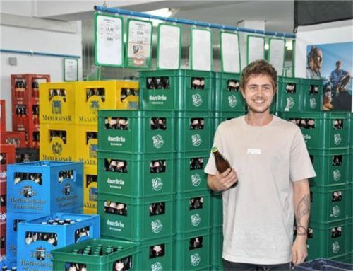 Nico Theodoropoulos arbeitet in einem Getränkemarkt in der Nähe der Fundstelle.