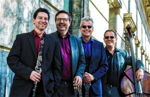 Schlager kombiniert mit Gypsy Swing – dabei entstehen mit „Cafe Caravan“ wunderbare Melodien. Foto  Cafe Caravan