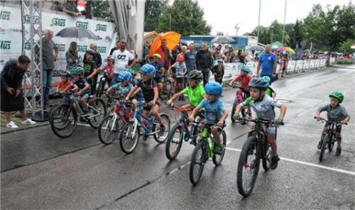 Startschuss für die „Fetten Reifen“ – hier die Jahrgänge 2015 bis 2017.