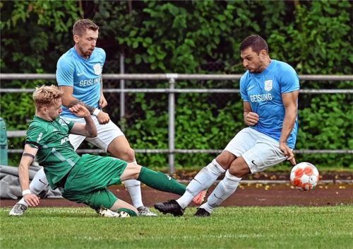 Voller Einsatz für den ersten Sieg: Gegen den TSV Dorfen will der Sportbund endlich dreifach punkten.Foto Hans-Jürgen Ziegler