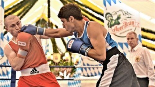 In den vergangenen Jahrzehnten wurde auf dem Rosenheimer Herbstfest am ersten Sonntag in der Ochsenbraterei geboxt, hier zuletzt mit der DJK Bavaria. Diesmal werden die Faustkämpfe zum Wiesn-Abschluss in der Auerbräu-Festhalle ausgetragen.Foto Franz Ruprecht