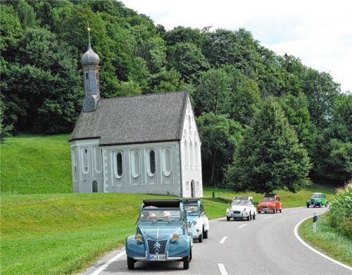 Von Törwang geht die Fahrt nach Aschau, Sachrang in Richtung Österreich und über Windshausen wieder auf den Samerberg. Fotos Schlecker