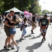 Südparkallee wird bald Fahrradstraße Feiern und Flanieren beim Isarinselfest Drachenseestraße: Falschparker-Problem