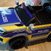 Fahrradfahrer stirbt nach Kollision Betrunkener sorgt für Vollsperrung Polizei fahndet nach Kinderspielzeug Betonbalken fällt auf Arbeiter Verletzte nach Verfolgungsjagd