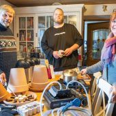 Eine Familie stellt sich selbst das Gas ab