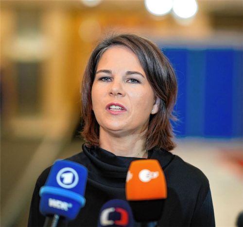 Außenministerin Annalena Baerbock setzt sich für Waffenlieferungen aus Deutschland an die Ukraine ein und erntet dafür auch scharfe Kritik, unter anderem von Grünen-Wählern. Foto dpa
