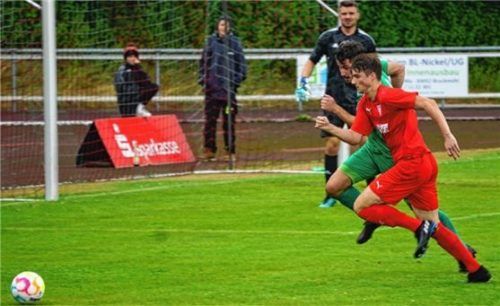 Daniel Kobl (vorne) erzielte den goldenen Treffer für den SV Bruckmühl.Foto SV Bruckmühl