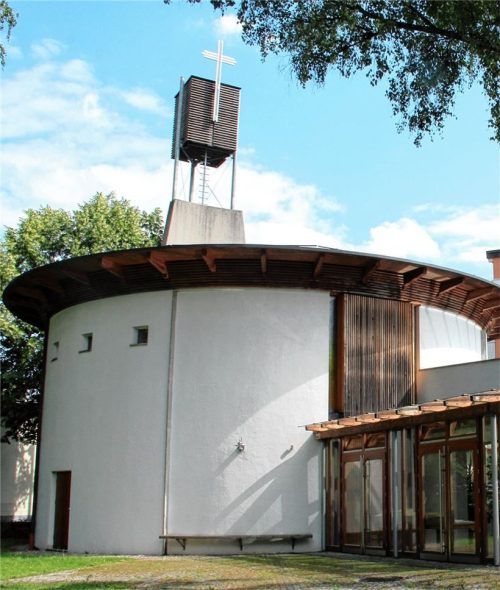 Der „neue“ runde Kirchenraum feiert mit 20 Jahren auch schon ein kleines Jubiläum. Foto Margareta Liebhaeuser-Bolte