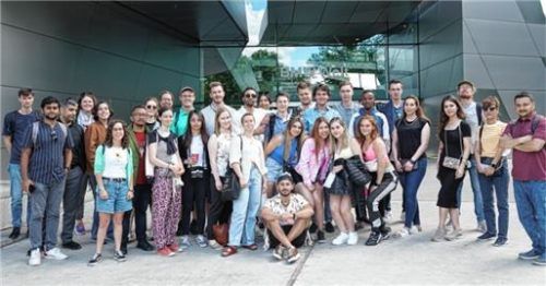 Die Teilnehmerinnen und Teilnehmer der Summer Schools 2022. Foto Tatjana Erlewein