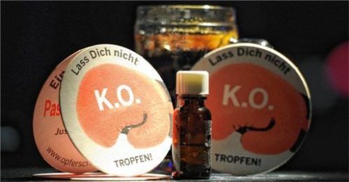 Eine junge Frau aus Traunstein hat jetzt bei der Polizei Anzeige erstattet, weil sie vermutet, dass ihr ein Unbekannter in einer Disco sogenannte Ko-Tropfen ins Getränk gemischt hat. Foto dpa