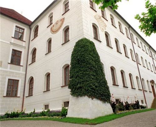 In diesem Teil des Schlosses Herrenchiemsee tagte 1948 der Verfassungskonvent. Hier wurde der Grundstein für die deutsche Verfassung gelegt.