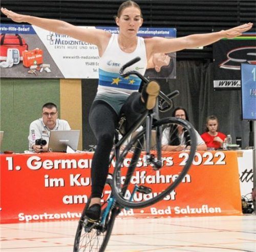 Jana Pfann, beim Damensitzsteiger rückwärts, siegte. Foto Edda Koch