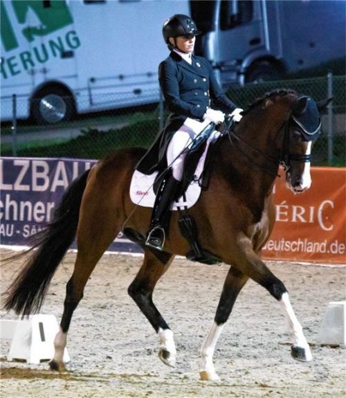 Lisa-Maria Klössinger gewann die Grand Prix Kür und den GP de Dressage.Foto csphoto