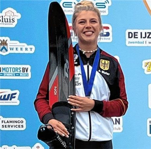 Mächtig stolz bei der Siegerehrung: Einzel-Vize-Europameisterin Jana Meier.Foto re