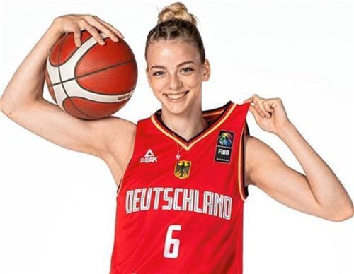 Maria Perner bleibt beim TSV Wasserburg.Foto FIBA