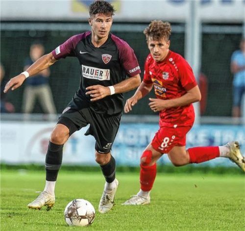 Moritz Sassmann (links) vom TSV Buchbach war mit einem Sieg in Traunstein ins Achtelfinale gelangt.Foto Hans Weitz