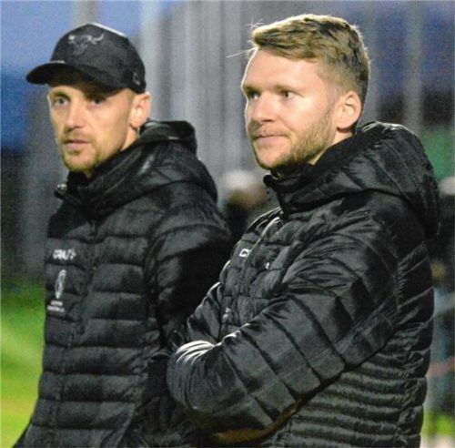 Nächstes Heimspiel für den SV Ostermünchen und das Trainergespann Bernd Schiedermeier (links) und Hubert Aumiller. Foto Franz Ruprecht