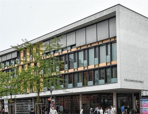 Nicht alle Kurse finden in der Stollstraße statt. Insbesondere beim Sport braucht es einfach mehr Platz. Foto Schlecker