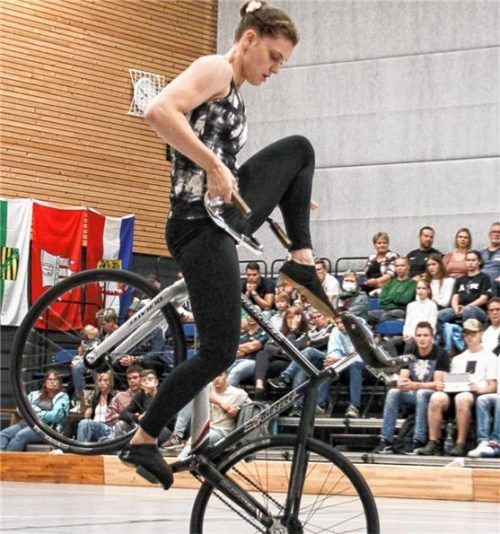 Ramona Dandl von der Soli Bruckmühl, hier zu sehen beim Übergang vom Steuerrohrsteiger in den Lenkersitzsteiger, gewann die Vorrunde.Foto Edda Koch