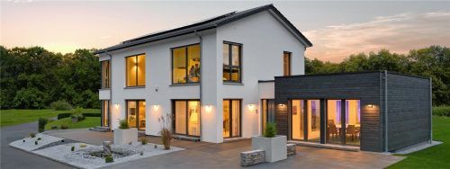 Unbeschwert in die Zukunft blicken können Bewohner eines Kampa Hauses. Dank der hoch gedämmten Gebäudehülle ist der Energieverbrauch sogering, dass er über die smarte Energie- und Klimalösung abgedeckt werden kann.