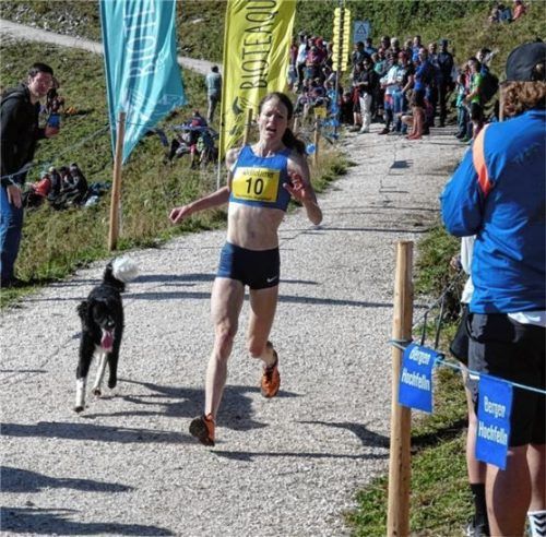 Vorjahressiegerin Andrea Mayr aus Österreich startet beim 48. Hochfellnberglauf am 25. September. Beim deutschen Berglaufklassiker peilt die Ausnahme-Athletin ihren zwölften Sieg an.Foto Markus Müller