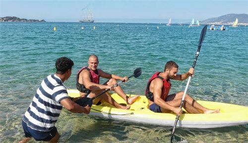 Wassersport am Porticcio Beach. Foto Bernd Kregel