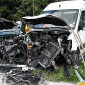 Zwei Schwerverletzte auf der B 305