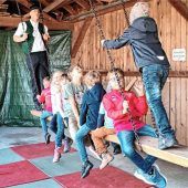 Immergrün Kolbermoor veranstaltet Kirtahutschen